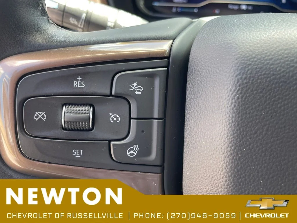 Used 2024 Pearl Chevrolet High Country image 16