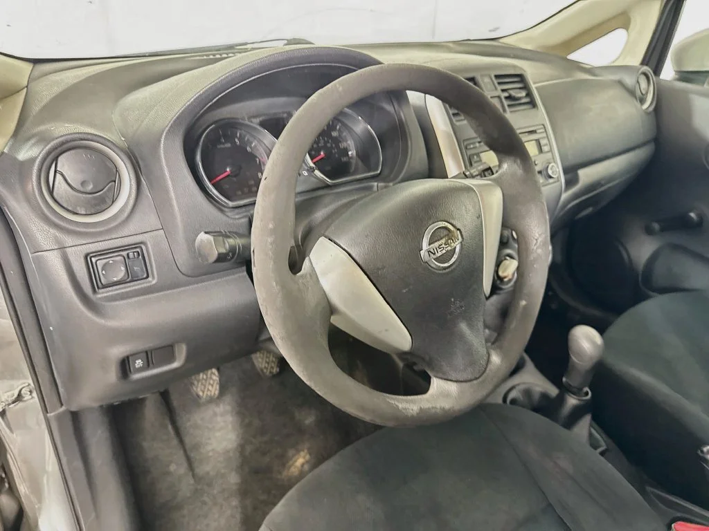 Used 2014 Gray Nissan S image 9