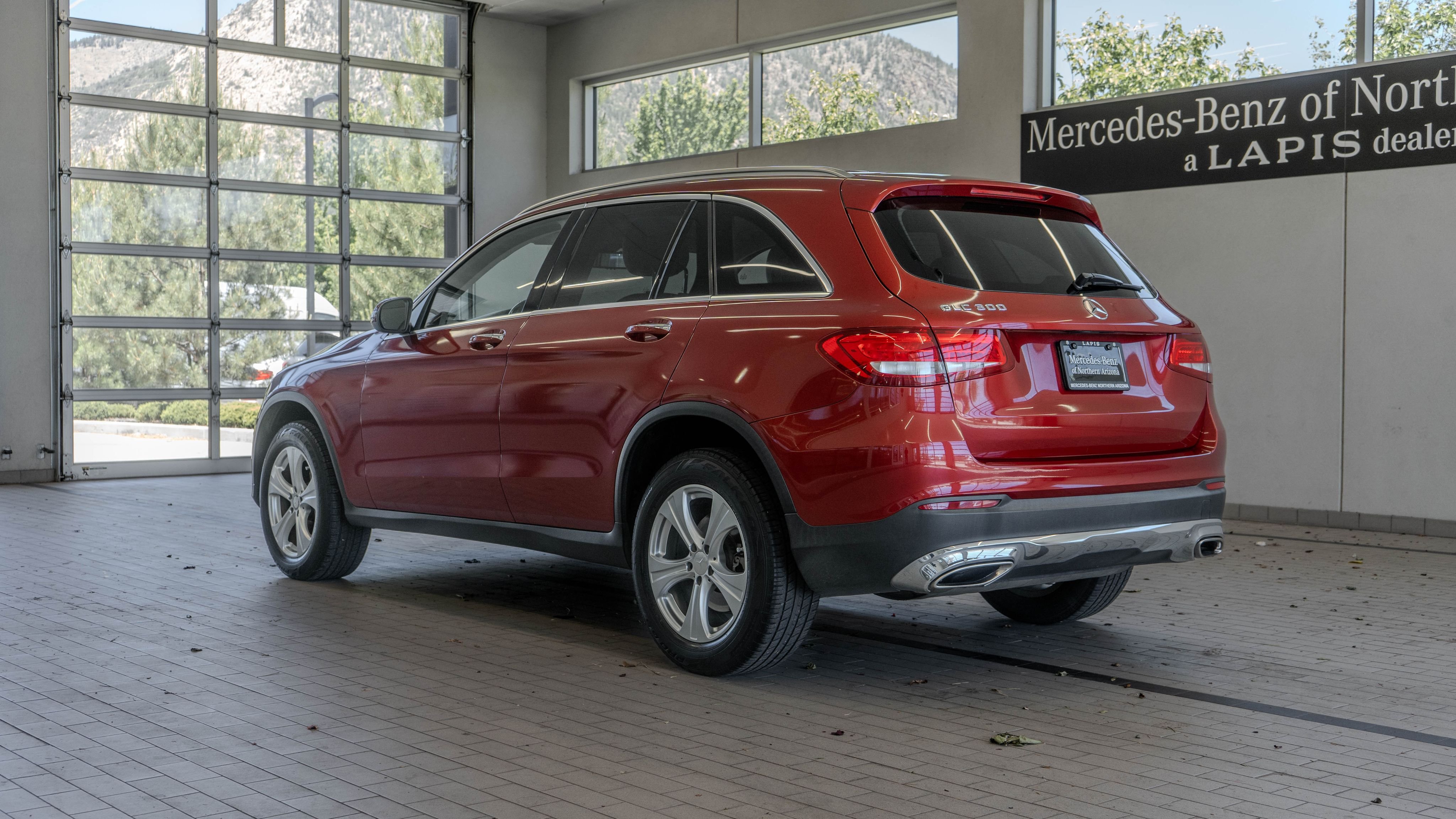 Used 2016 Red Mercedes-Benz GLC 300 image 4