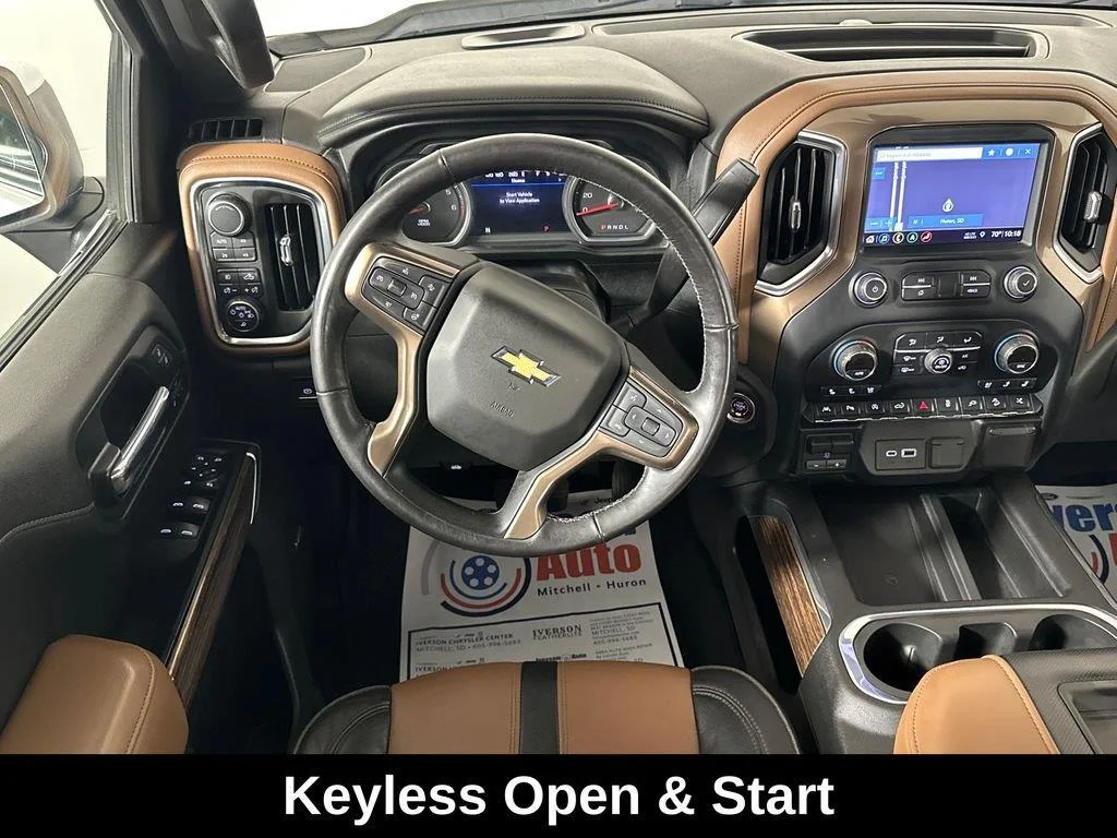 Used 2019 Iridescent Pearl Tricoat Chevrolet High Country image 27