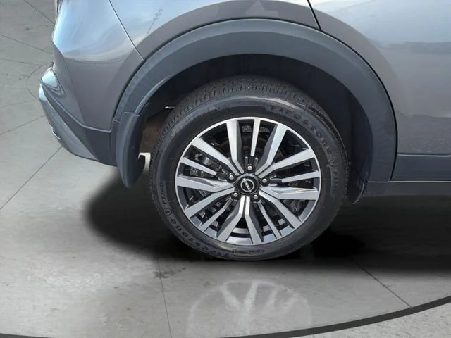 Used 2024 Gray Nissan SV image 32