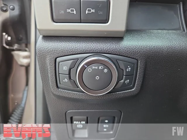Used 2018 Gray Ford Lariat image 18