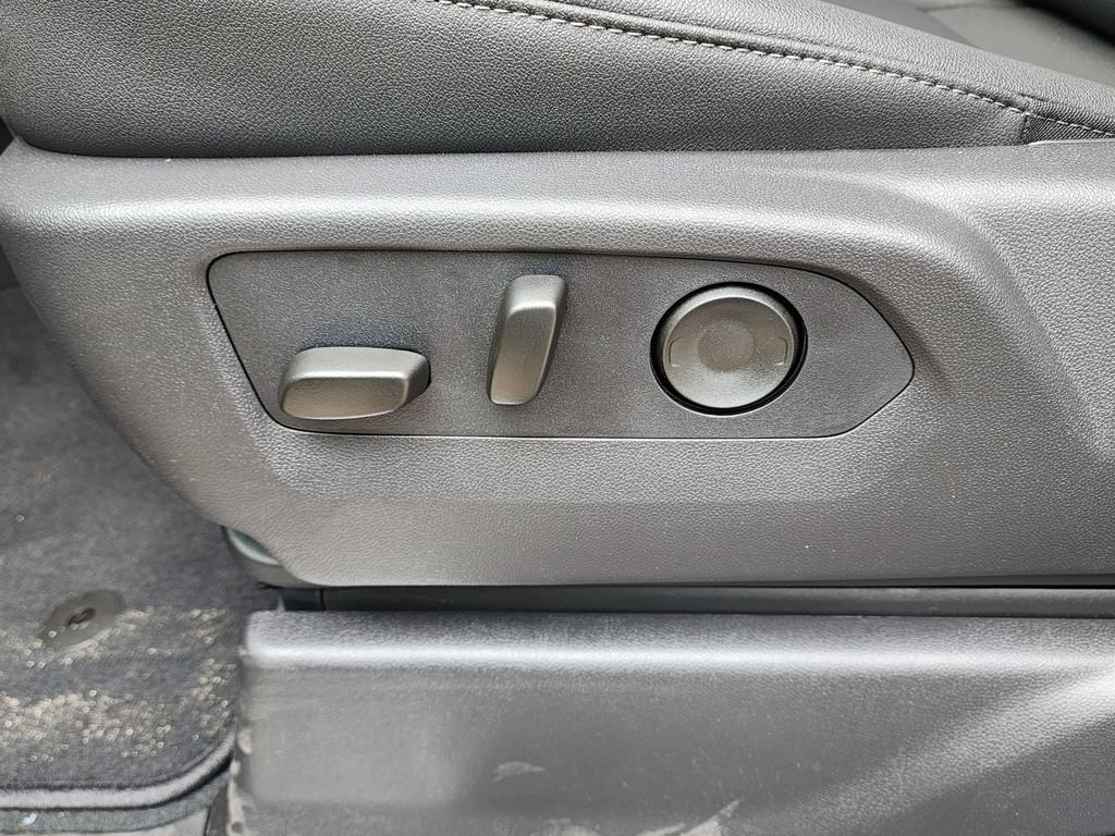 2026 GMC Sierra 1500 SLT - Photo 19