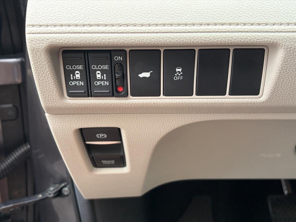 Used 2026 Modern Steel Metallic Honda EX-L image 17