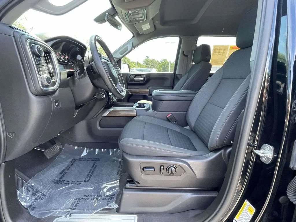 Used 2021 Black Chevrolet RST image 17
