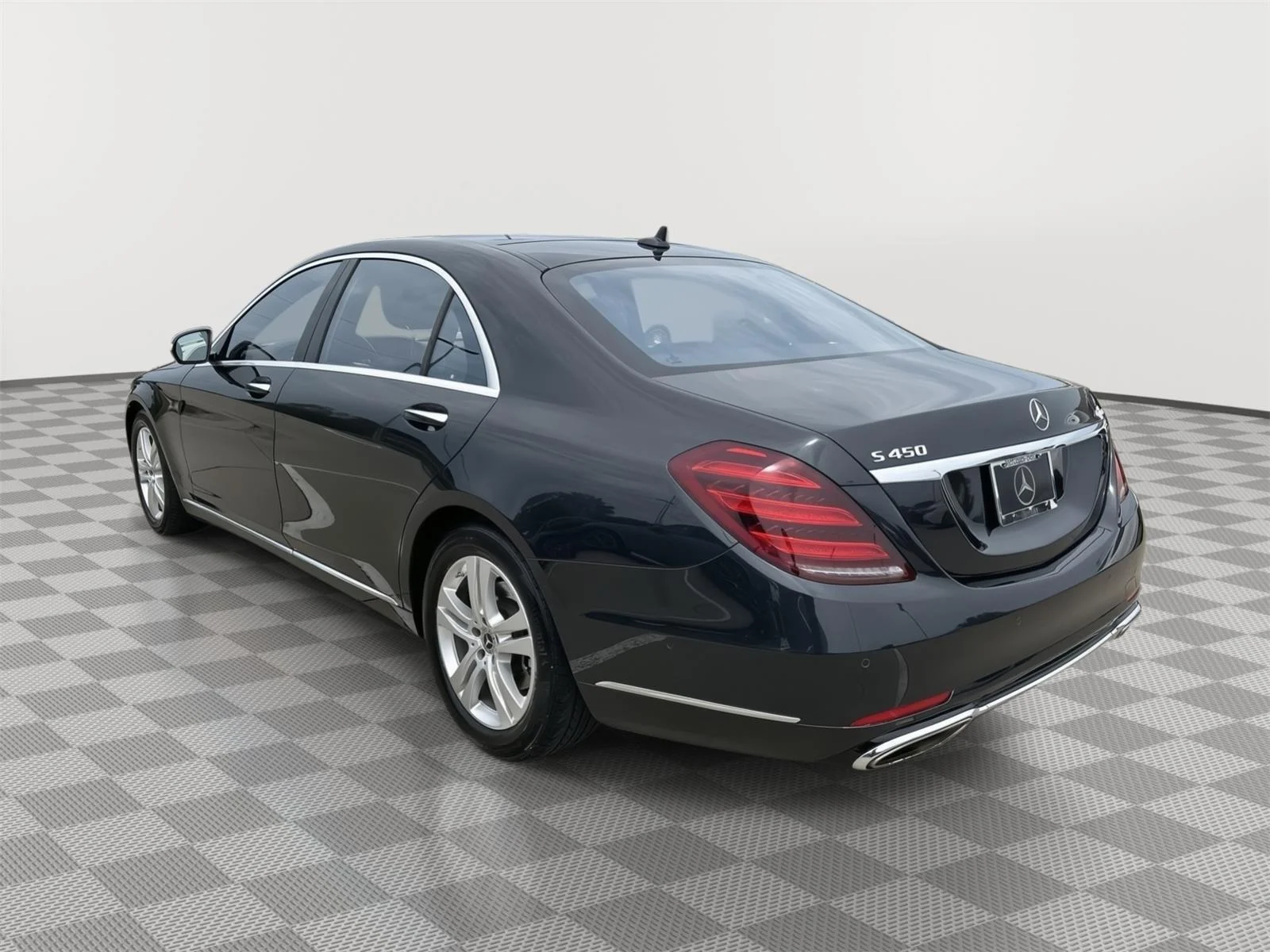 Certified Used 2020 Magnetite Black Metallic Mercedes-Benz S 450 image 5