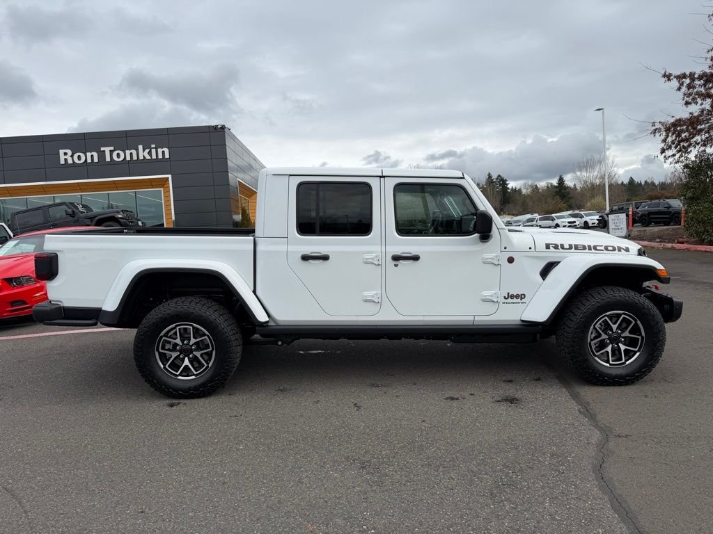 New 2026 Bright White Clear-Coat Exterior Paint Jeep Rubicon X image 8
