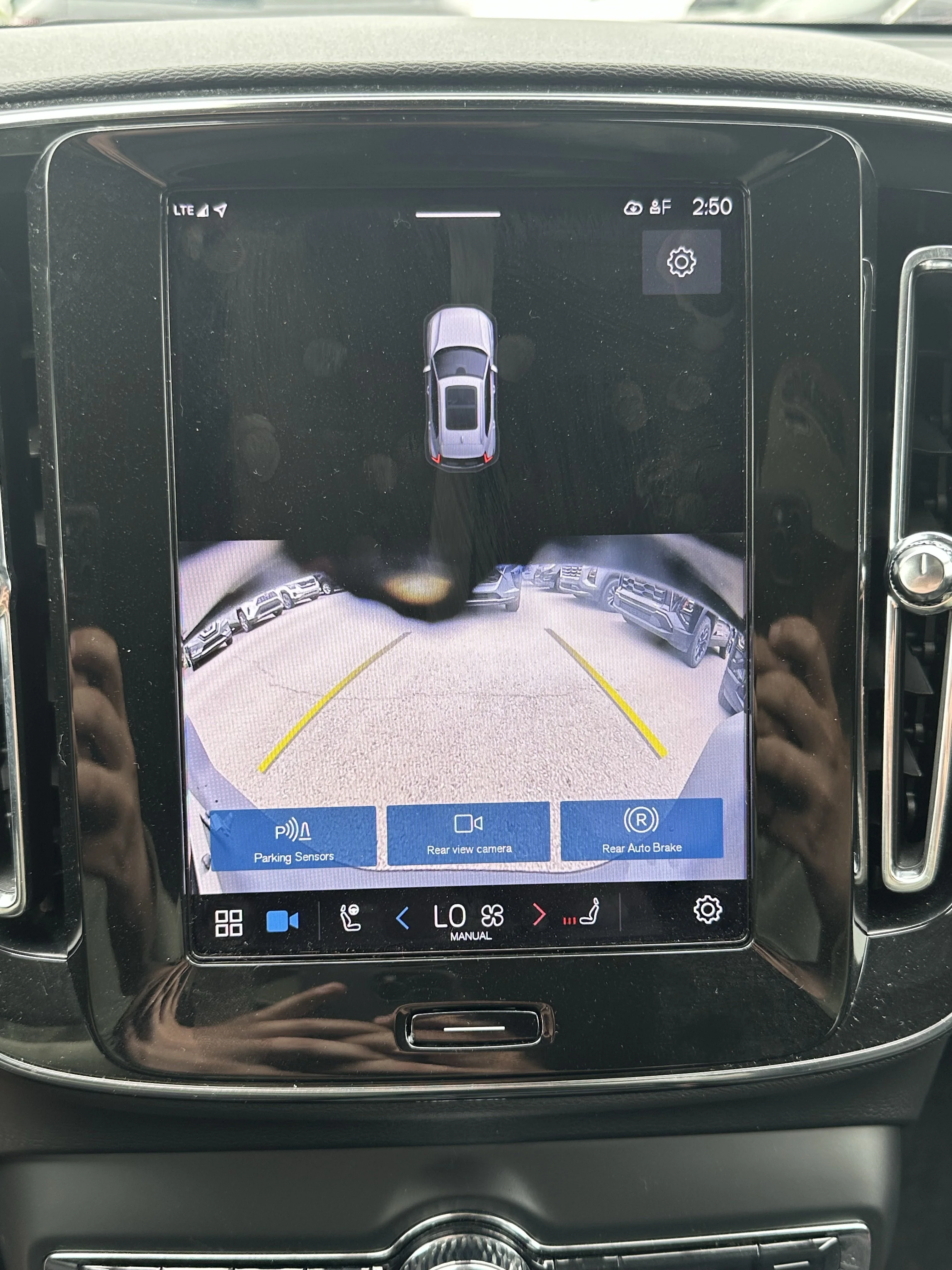 Certified Used 2025  Volvo Core Bright Theme image 15