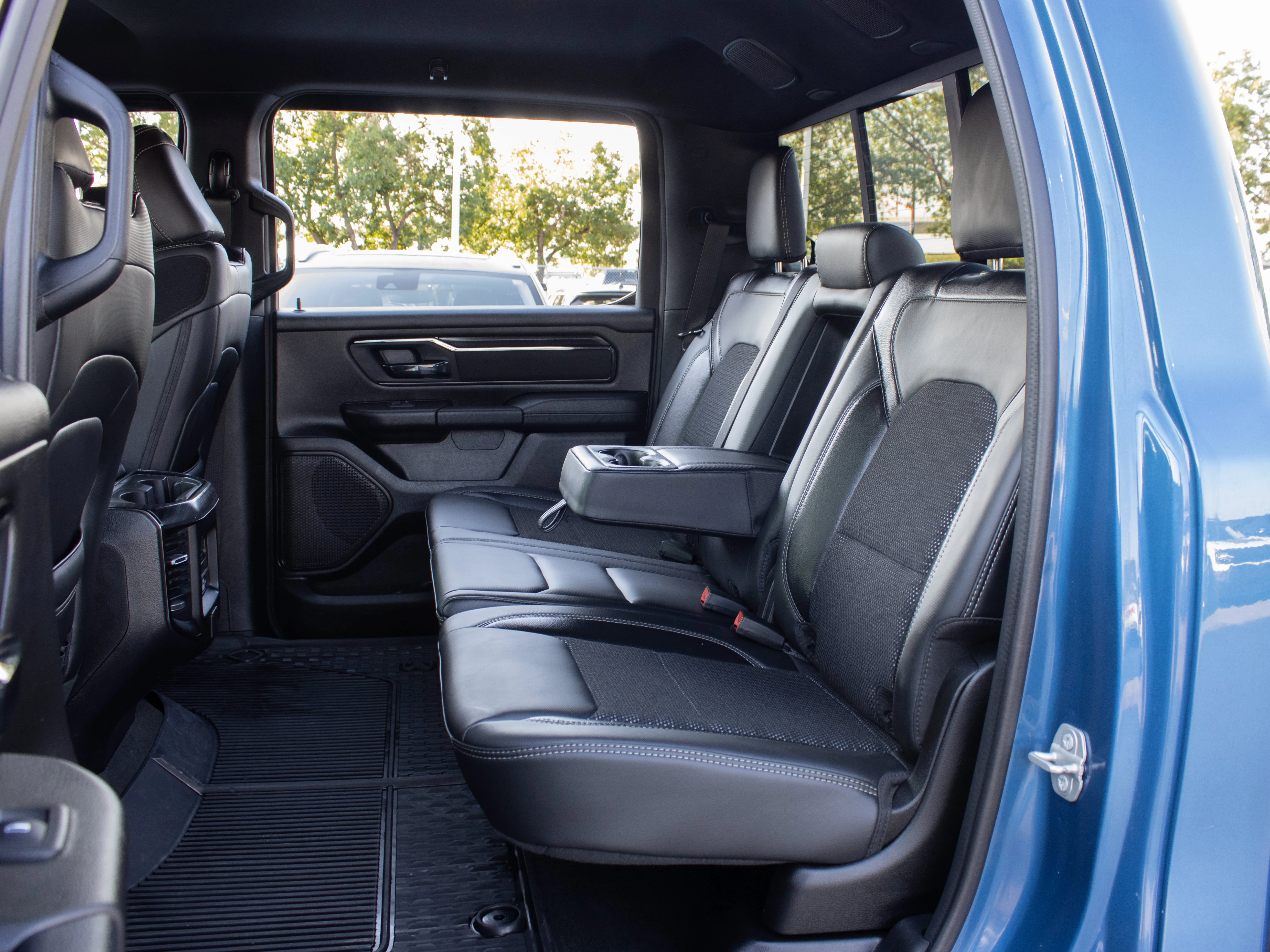Used 2024 Blue RAM Big Horn* | 5.7L HEMI V8 | Heated Seats & Steering Wheel | 12 inches NAV Touchscreen image 19