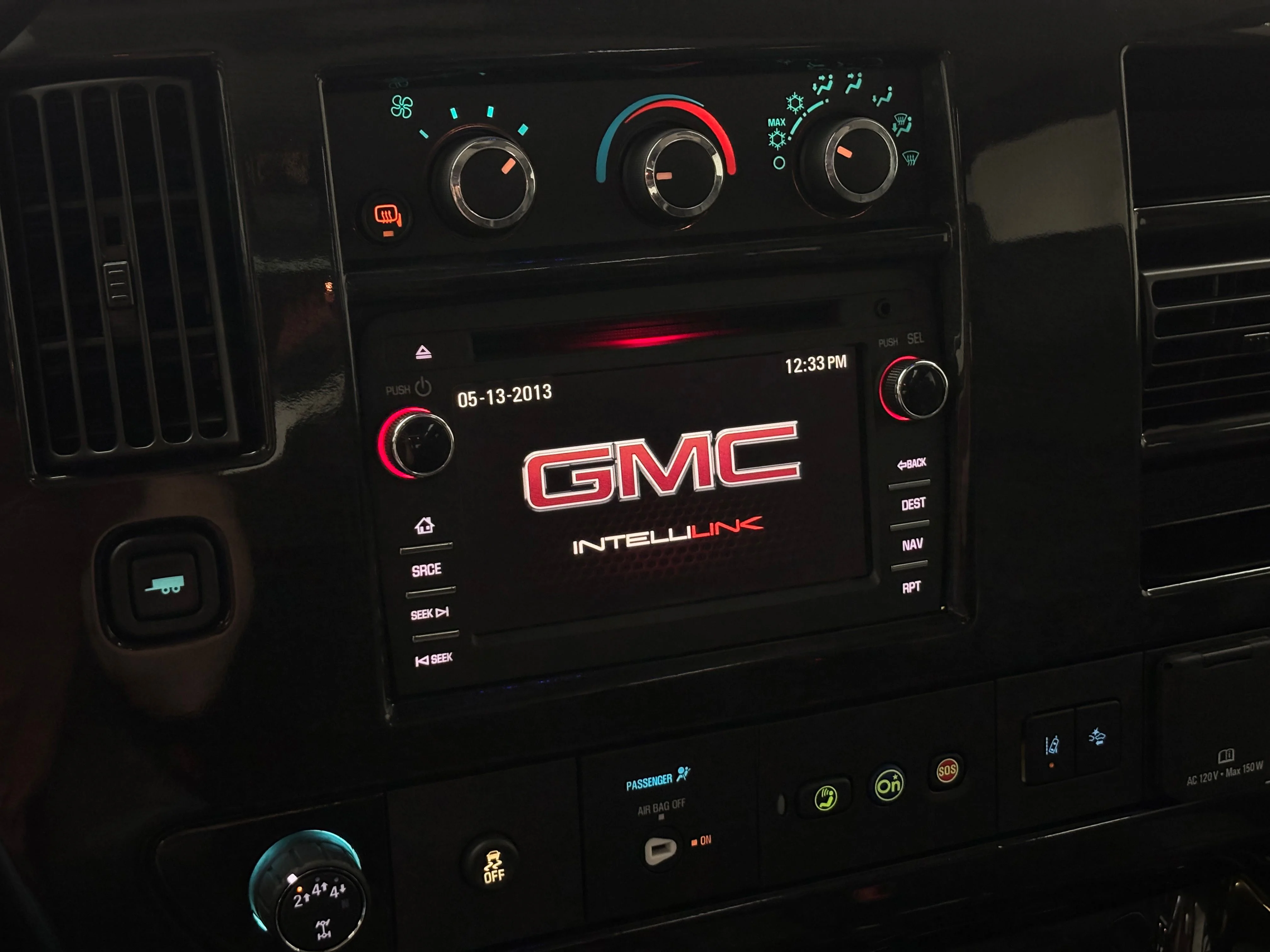 Used 2020 Onyx Black GMC Explorer Limited SE image 35
