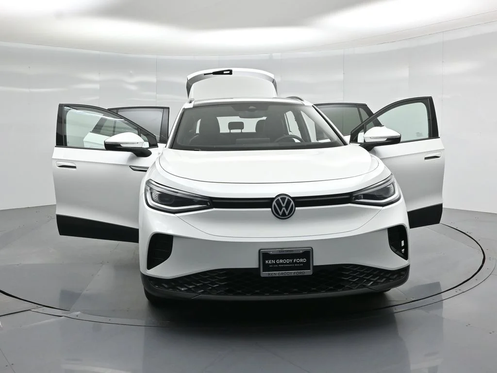 Used 2024 White Volkswagen S image 29