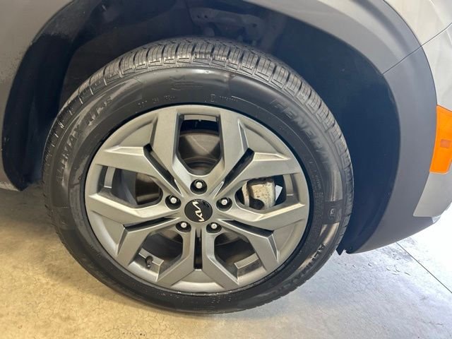 Used 2025 Steel Gray Kia LX image 4