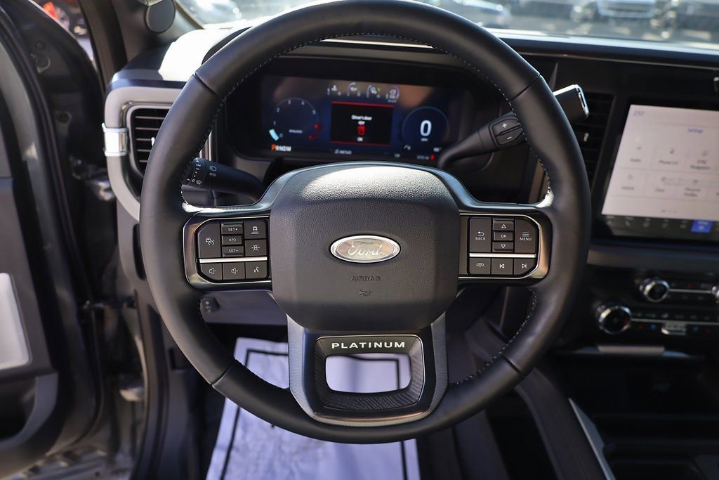 2025 Ford F-350 Super Duty Platinum - Photo 13