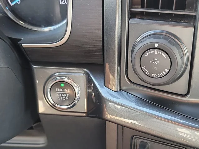 Used 2022 Gray Ford XLT image 31