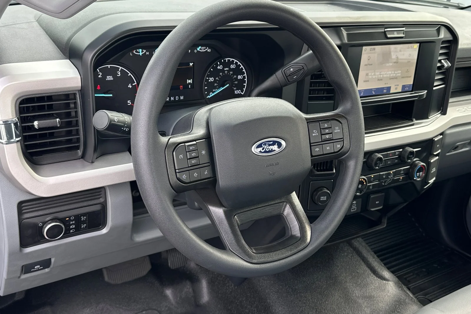 2025 Ford F-450 Super Duty Chassis Cab XL - Photo 11