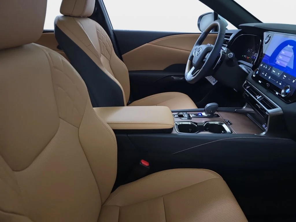 New 2026 Iridium Lexus PREMIUM image 9
