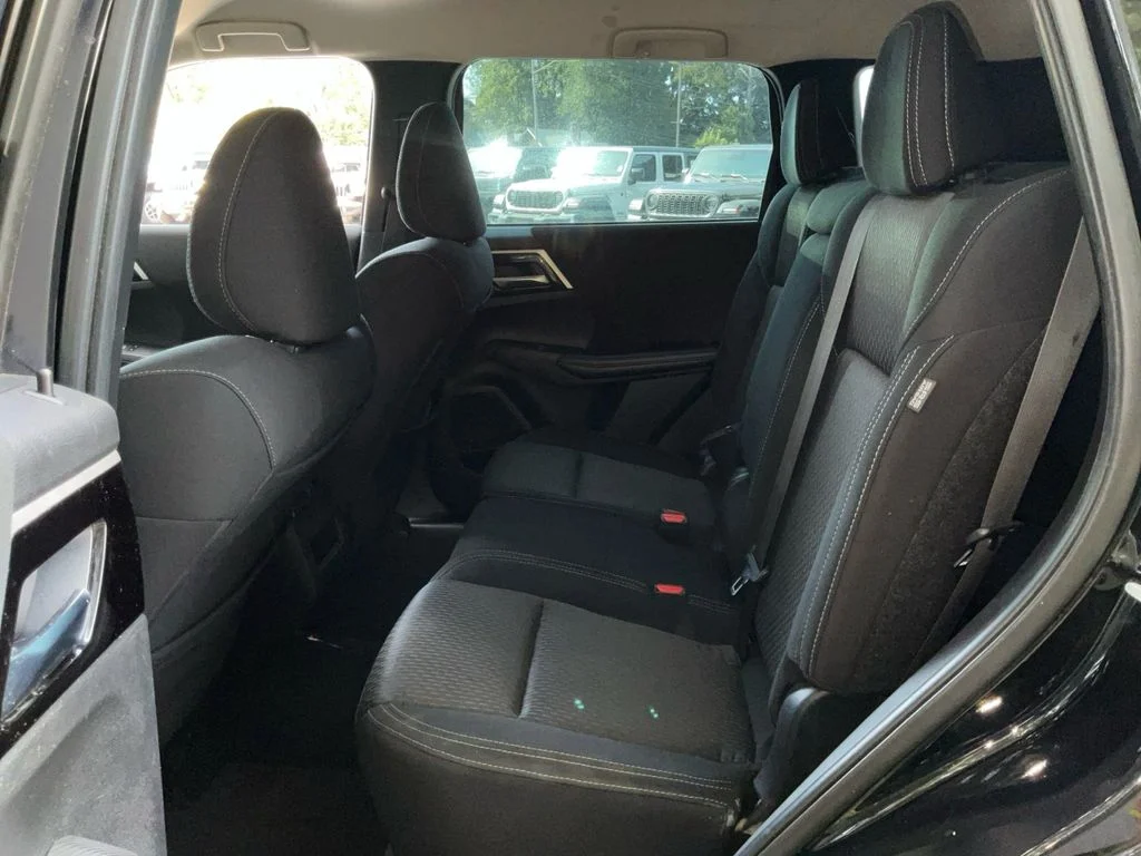 Used 2022 Black Mitsubishi ES image 28