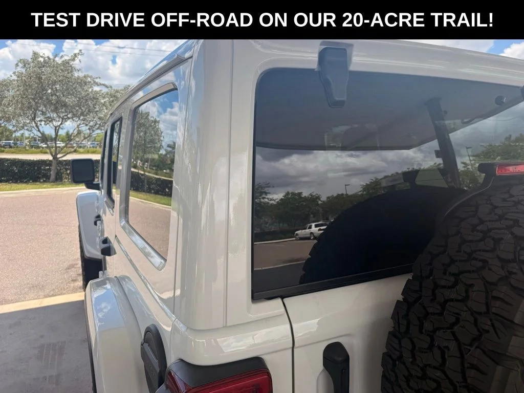 New 2026 Bright White Clear-Coat Exterior Paint Jeep Rubicon image 39