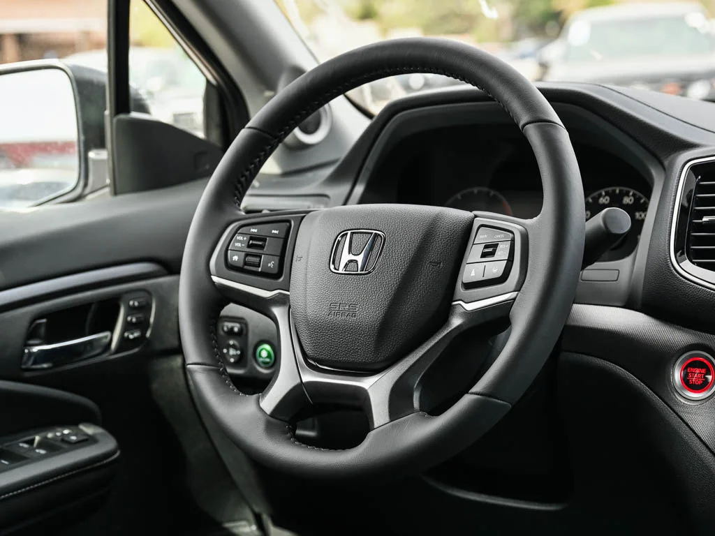 New 2026 Solar Silver Metallic Honda RTL image 13