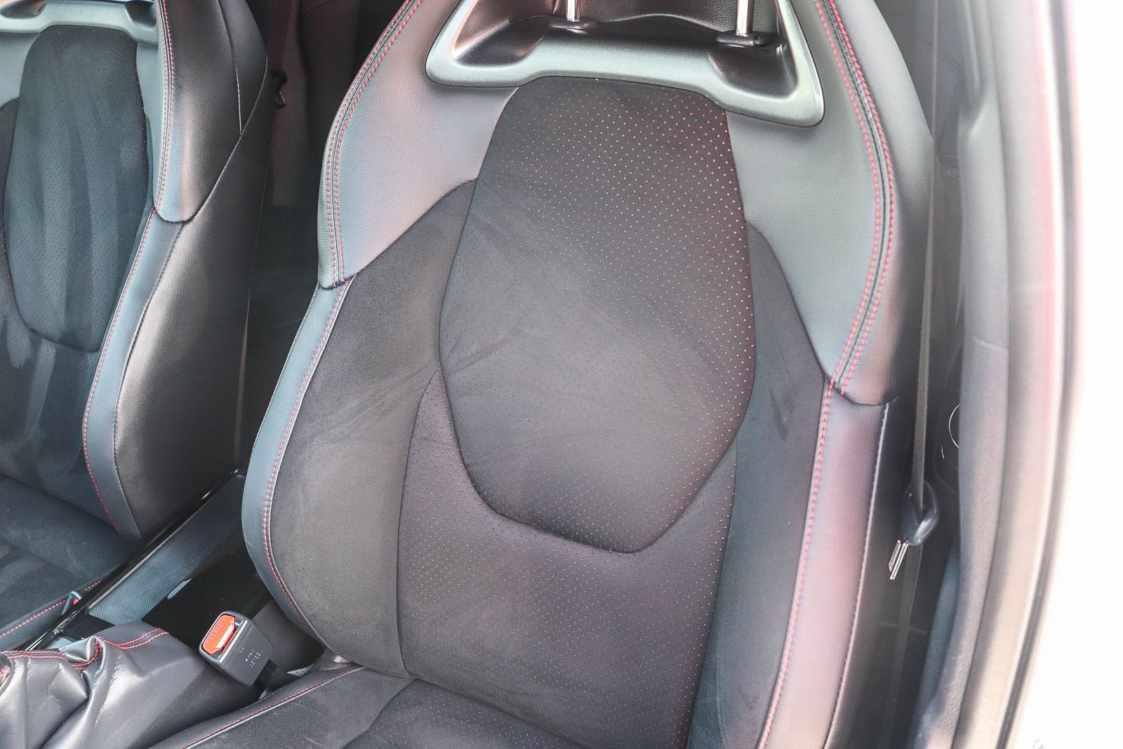 Certified Used 2025 Ice Toyota Premium Plus image 31