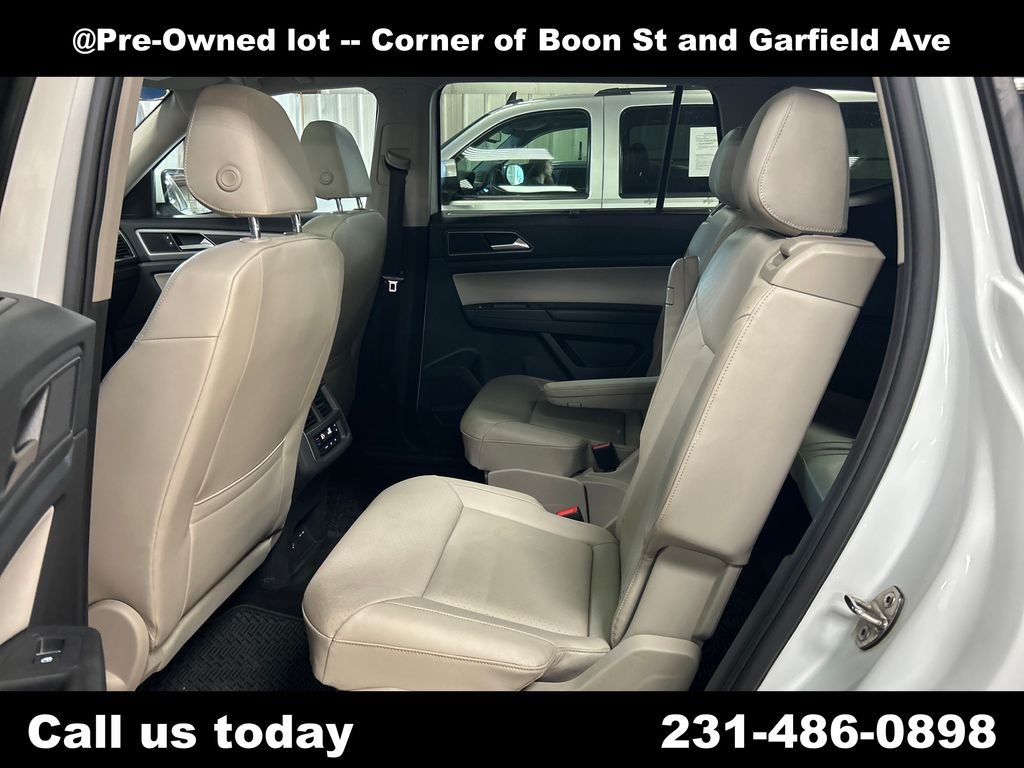 Used 2018 White Volkswagen SEL image 21