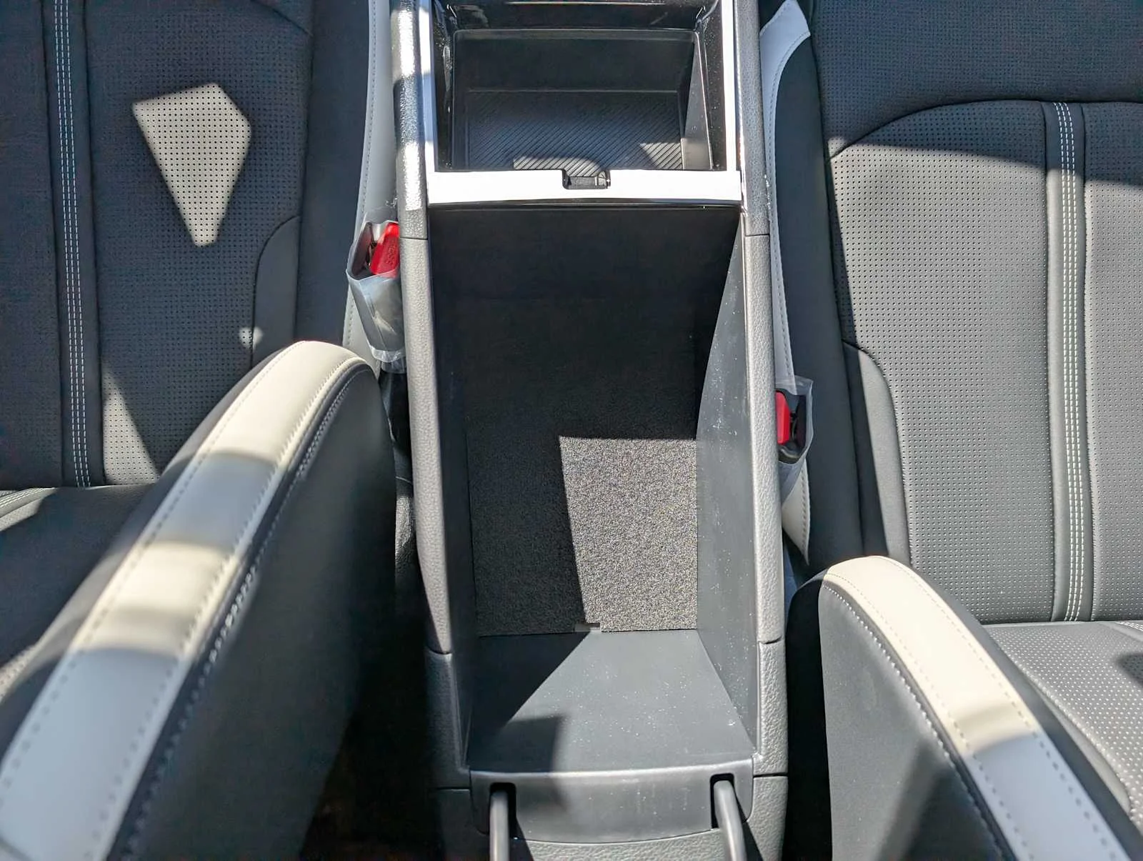 New 2026 Snow White Pearl Kia GT-Line image 13