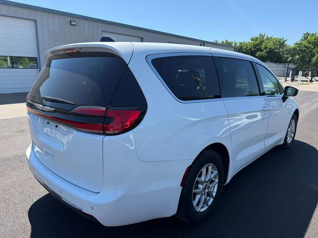 Used 2023 White Chrysler Touring L image 23