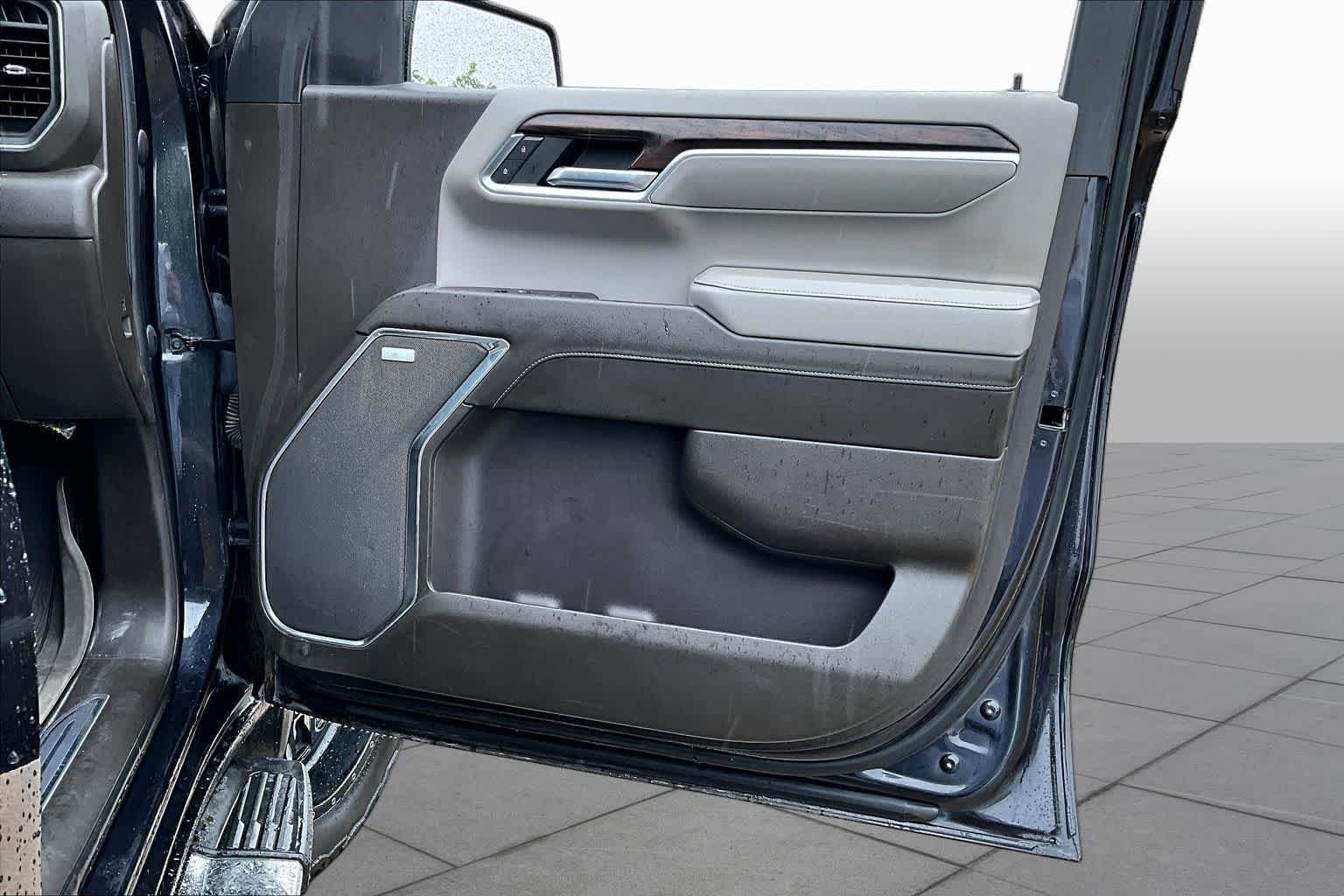 Used 2023 Titanium Rush Metallic GMC SLT image 25