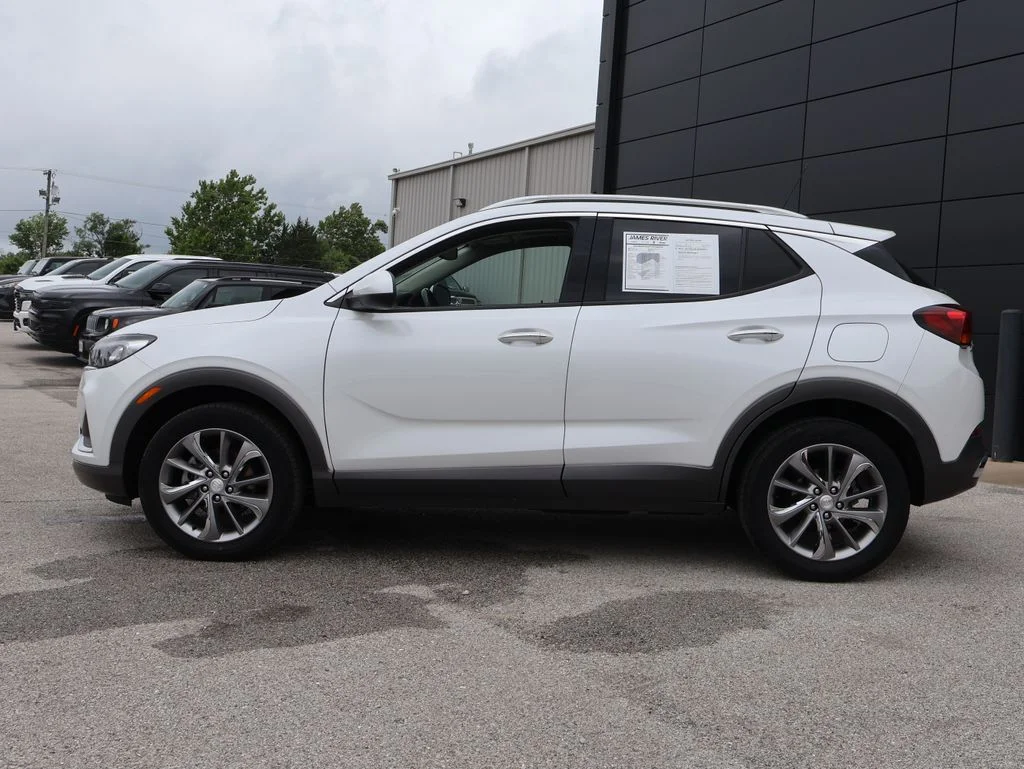 Used 2023 White Buick Essence image 2