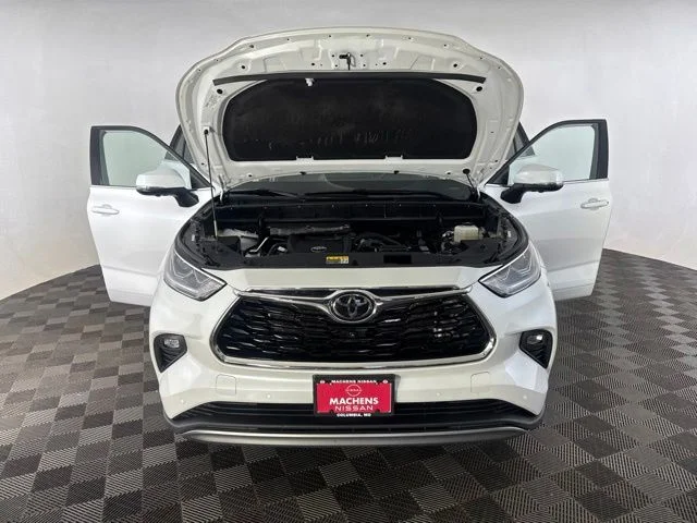 Used 2024 Beige Toyota Platinum image 11