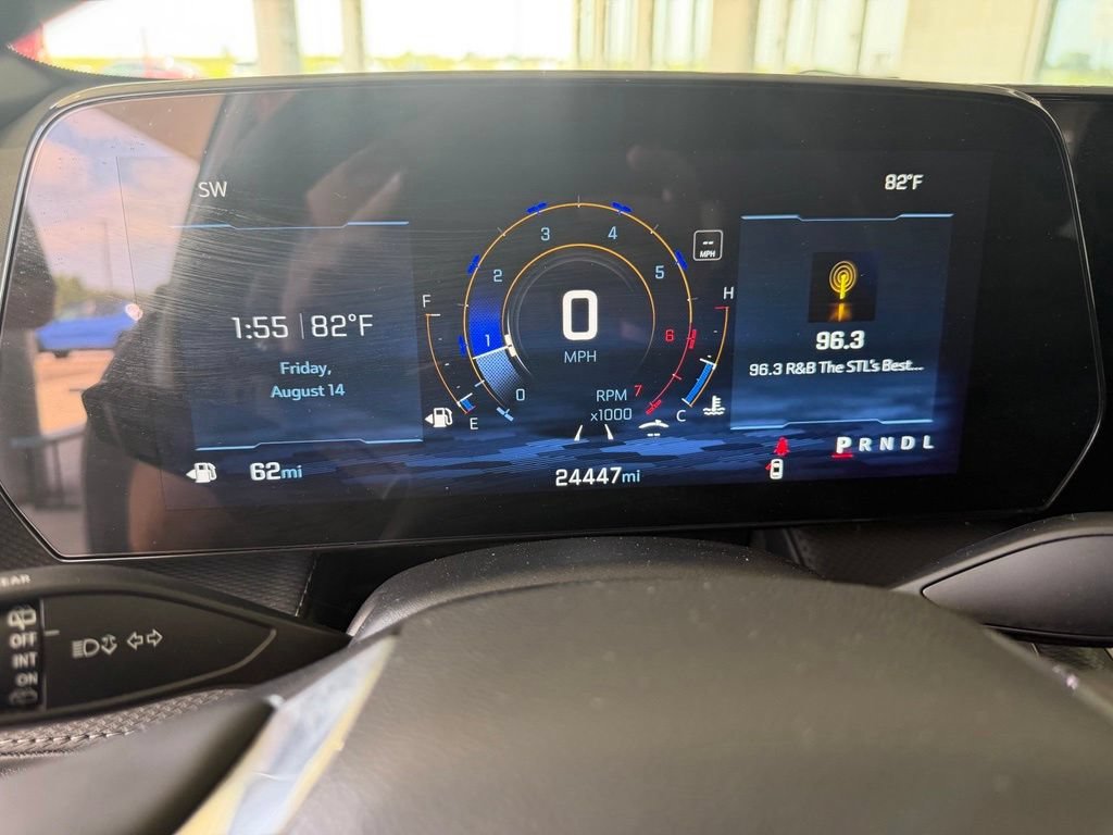 Used 2025 Summit White Chevrolet LT image 15