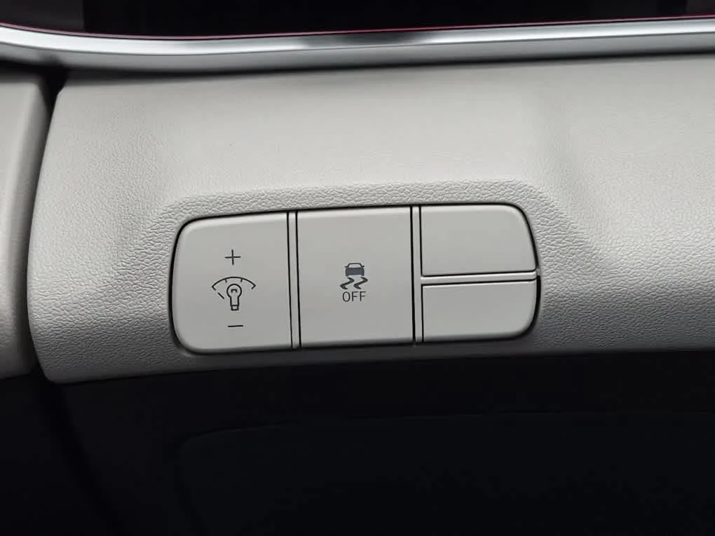 Certified Used 2024 Amazon Gray Hyundai Limited image 20
