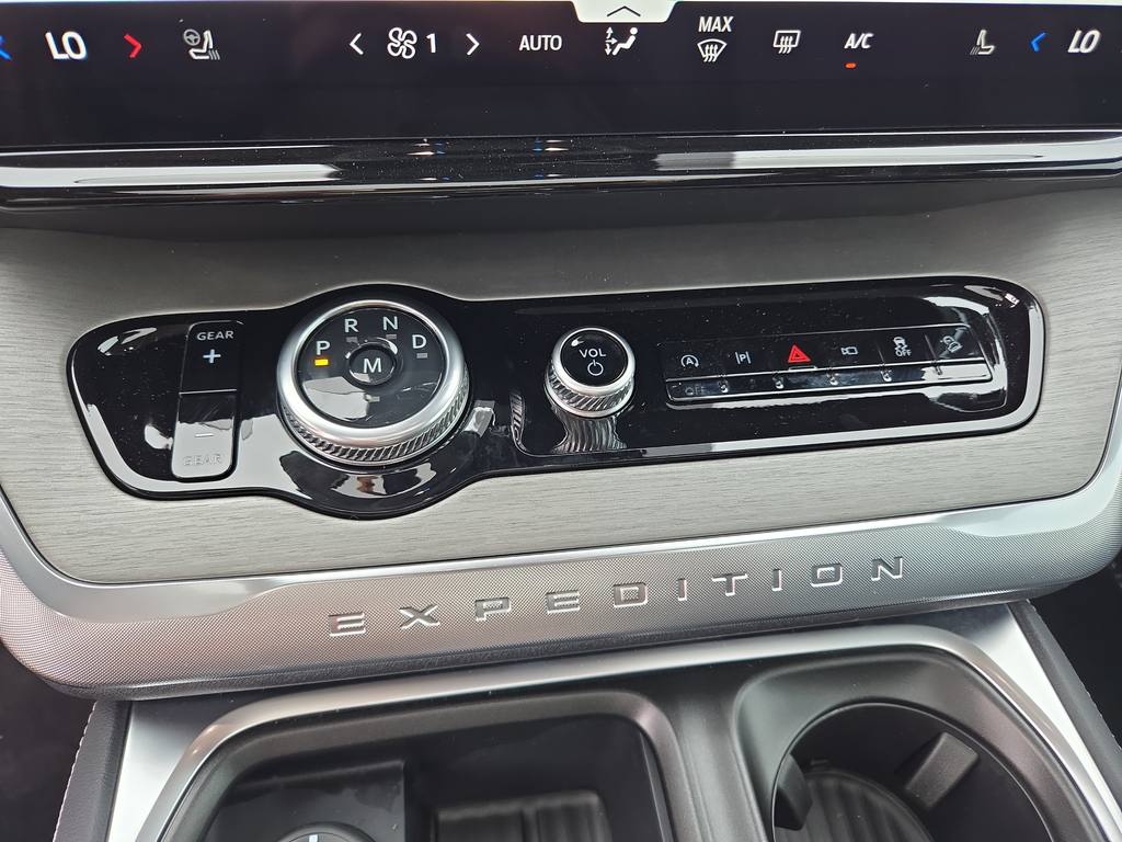 New 2026 Glacier Gray Metallic Tri-Coat Ford Platinum® image 22