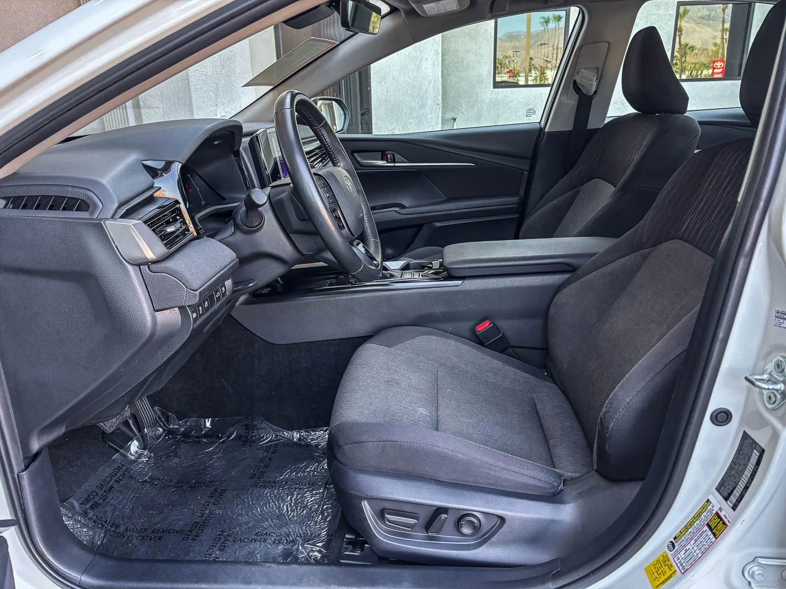 Used 2025 Ice Cap Toyota LE image 20