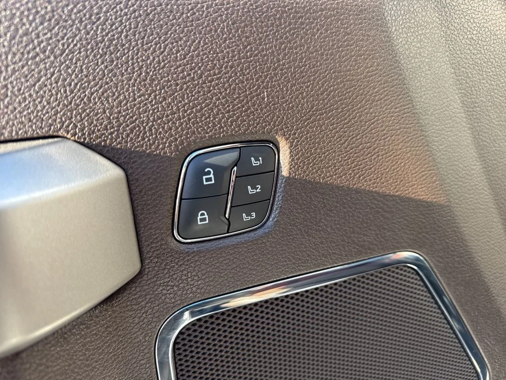 Used 2020 Gray Ford King Ranch image 11