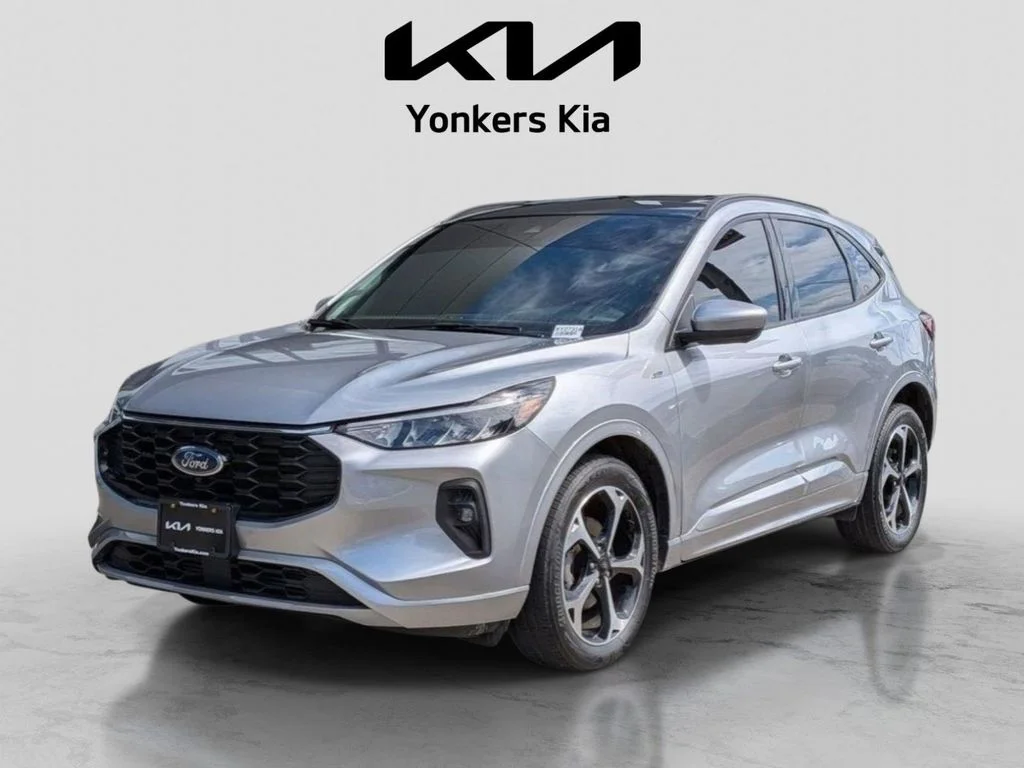 Used 2023 Silver Ford ST-Line Select image 1