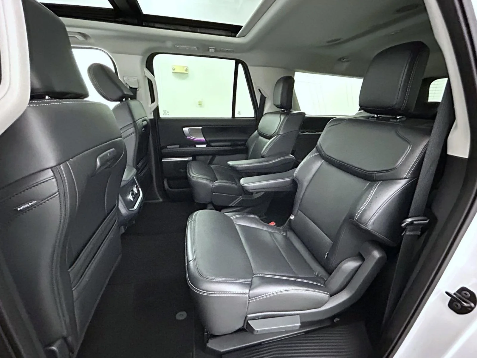 Used 2025 White Ford Platinum image 22