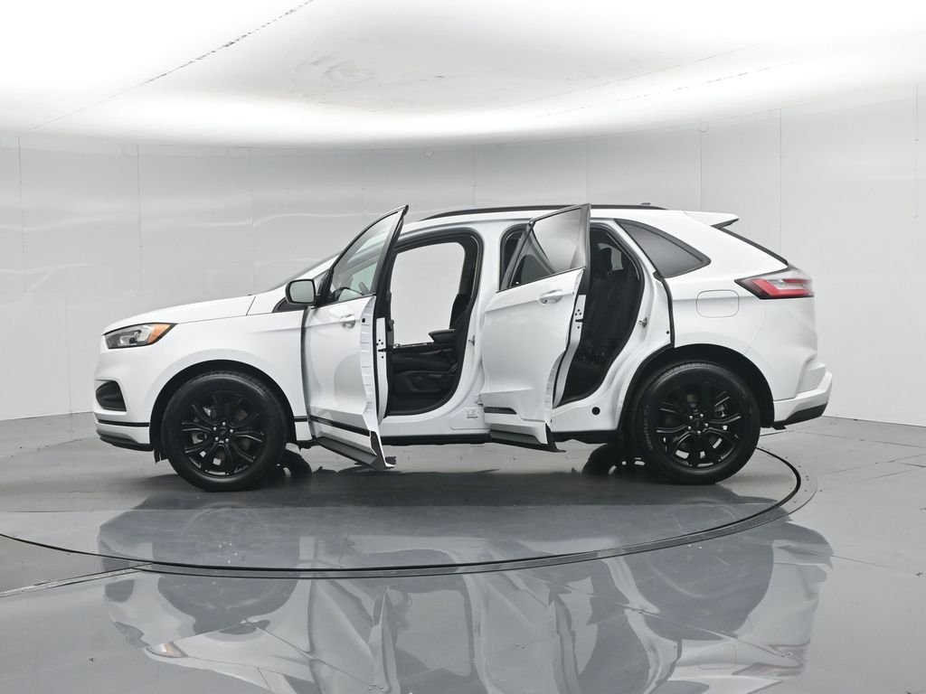 Certified Used 2022 White Ford SE image 32