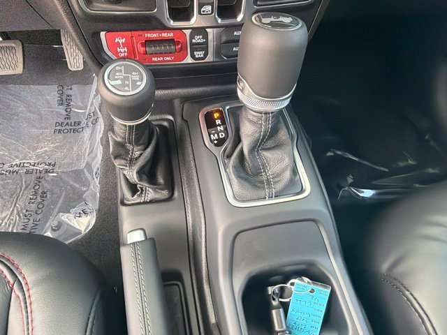 New 2027 Bright White Clear-Coat Paint Jeep Rubicon X image 30