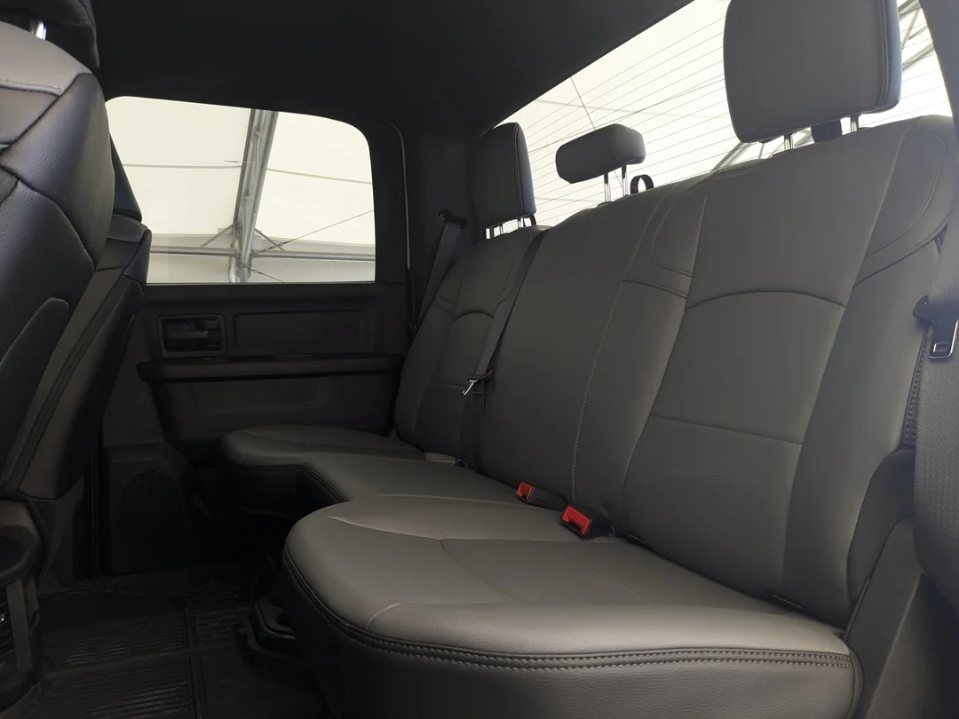 New 2026 White RAM Tradesman - - 4x4 - DUALLY - Uconnect 5 w/ 8.4 Screen - Apple CarPlay & More! image 24