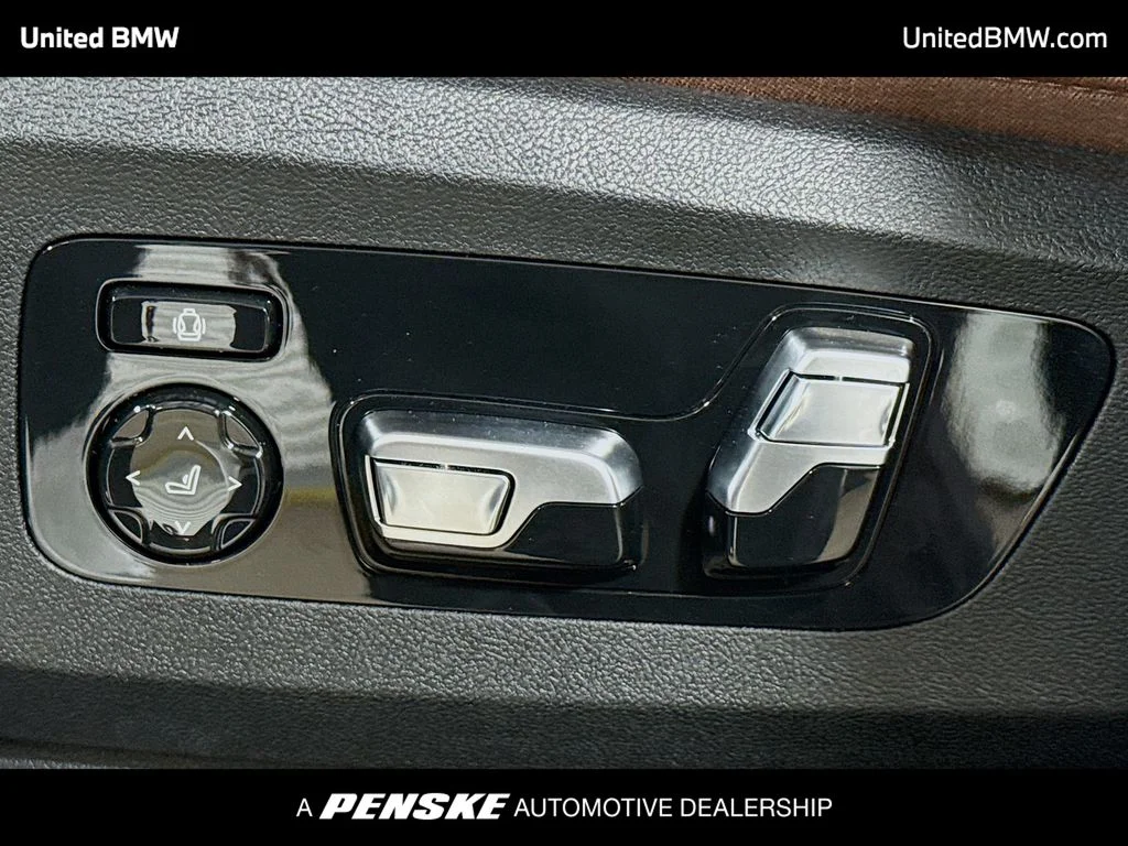 New 2026 Mineral White Metallic BMW xDrive40i image 4