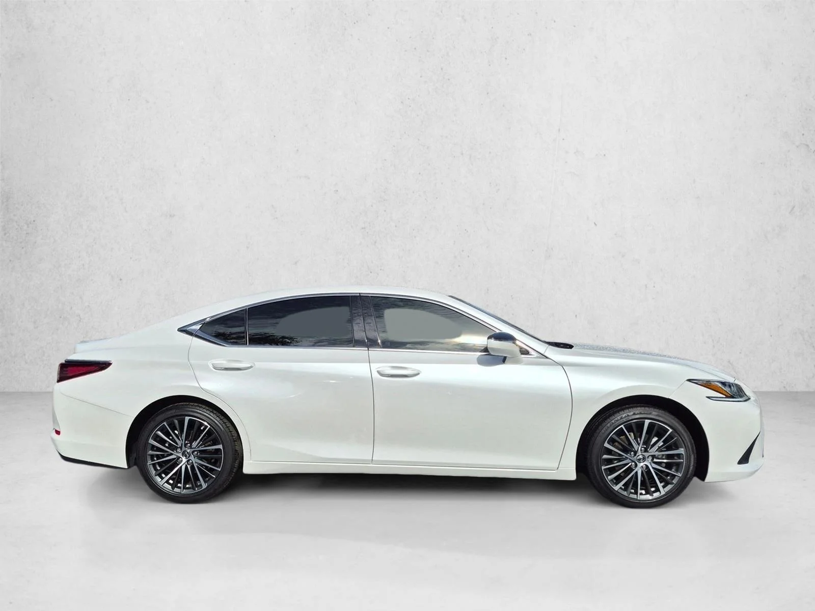 Certified Used 2025 Eminent White Pearl Lexus ES 350 image 5