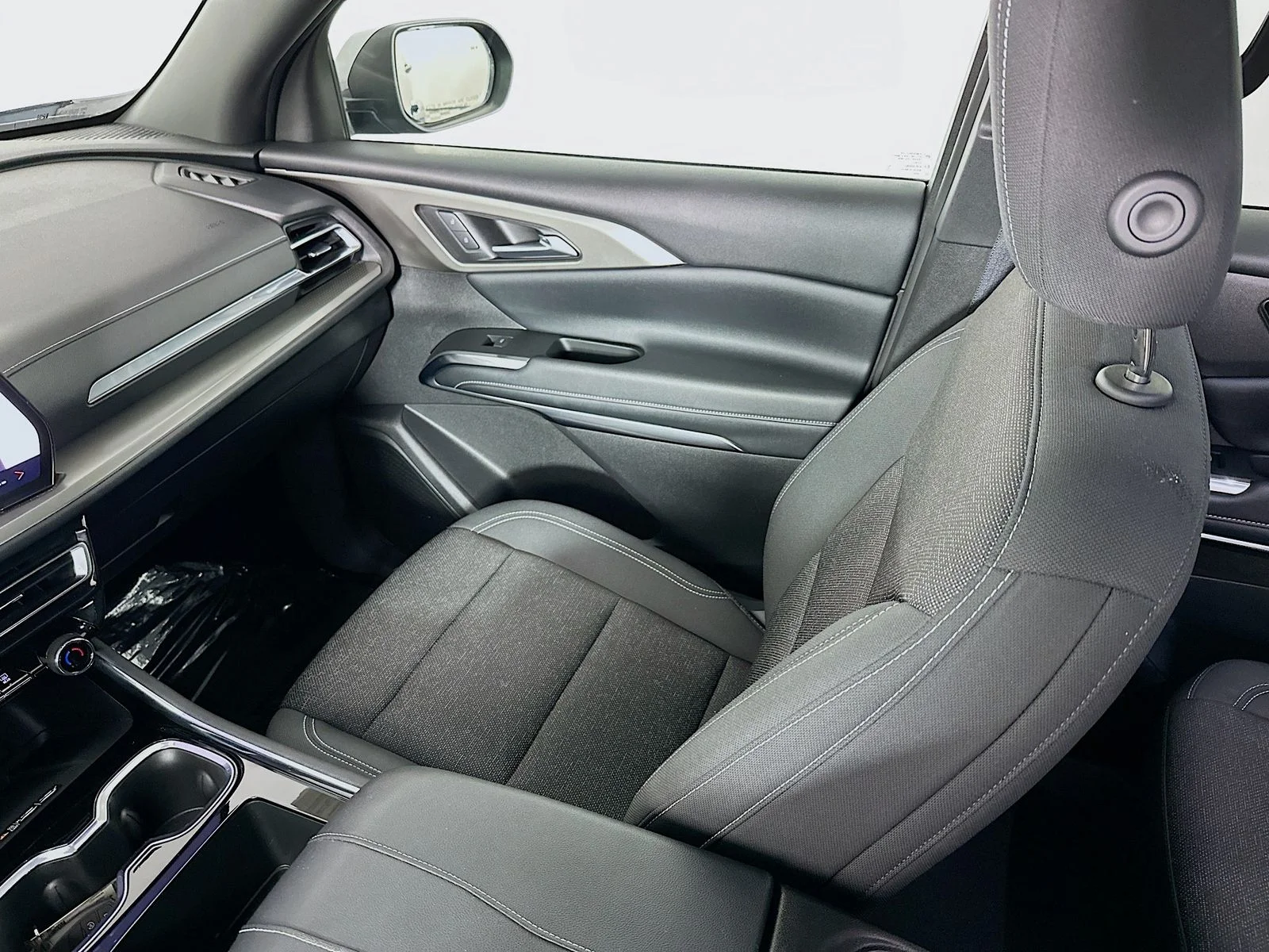 Used 2025 Lakeshore Blue Metallic Chevrolet LT image 23