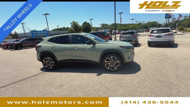 Certified Used 2024 Cacti Green Chevrolet 2RS image 9