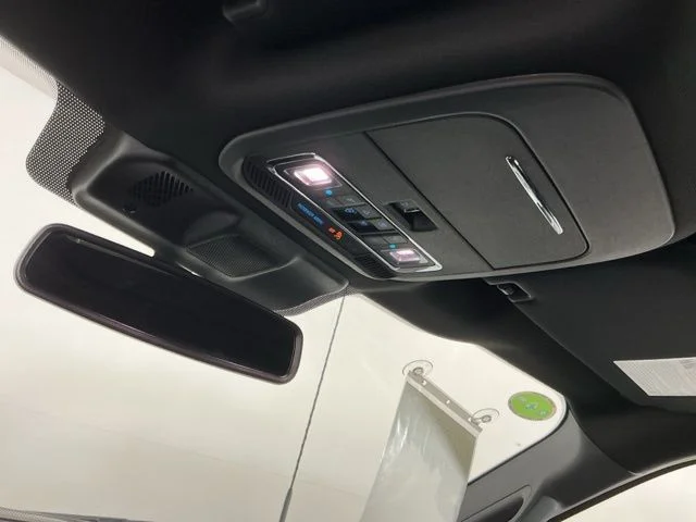New 2025 Oxford White Ford Lariat image 25