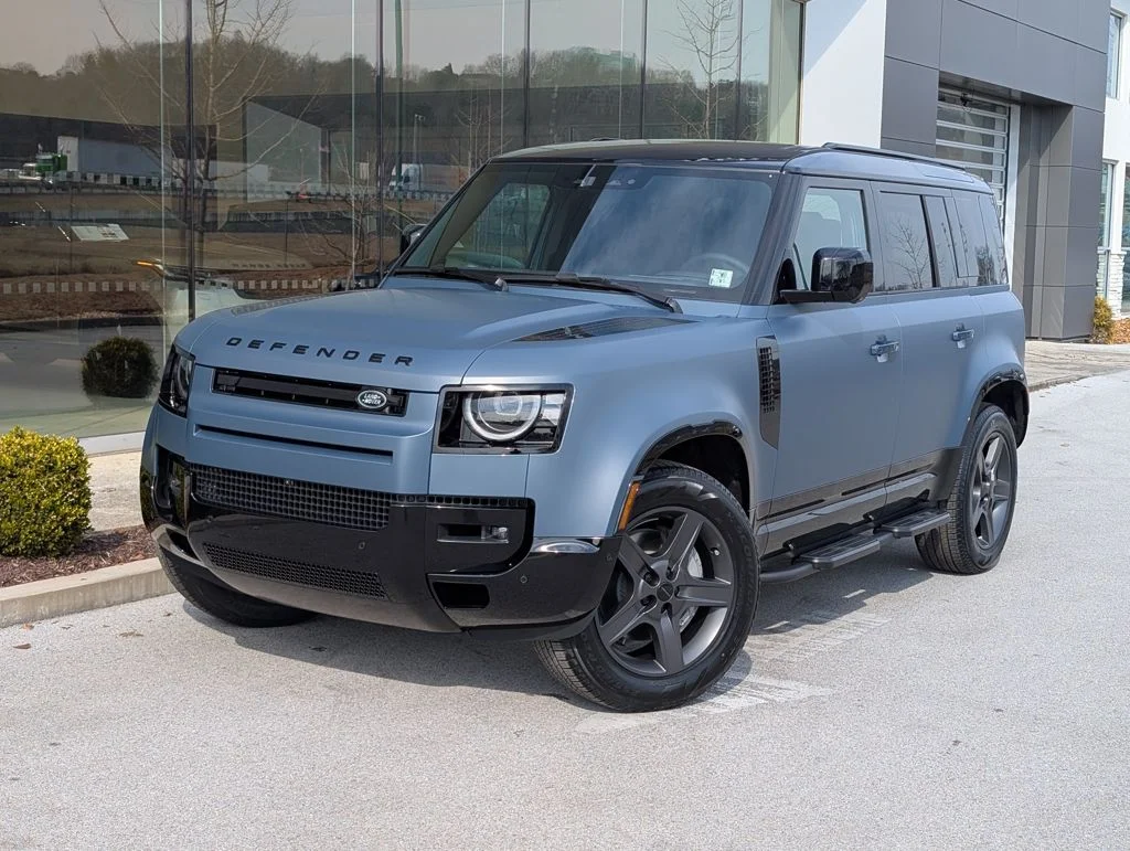 2026 Land Rover Defender 110 X-Dynamic SE P400's photo