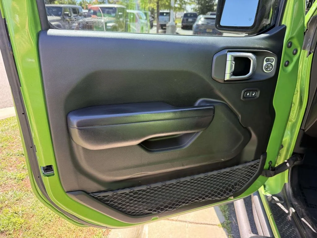 Used 2019 Green Jeep Unlimited Sport S image 32