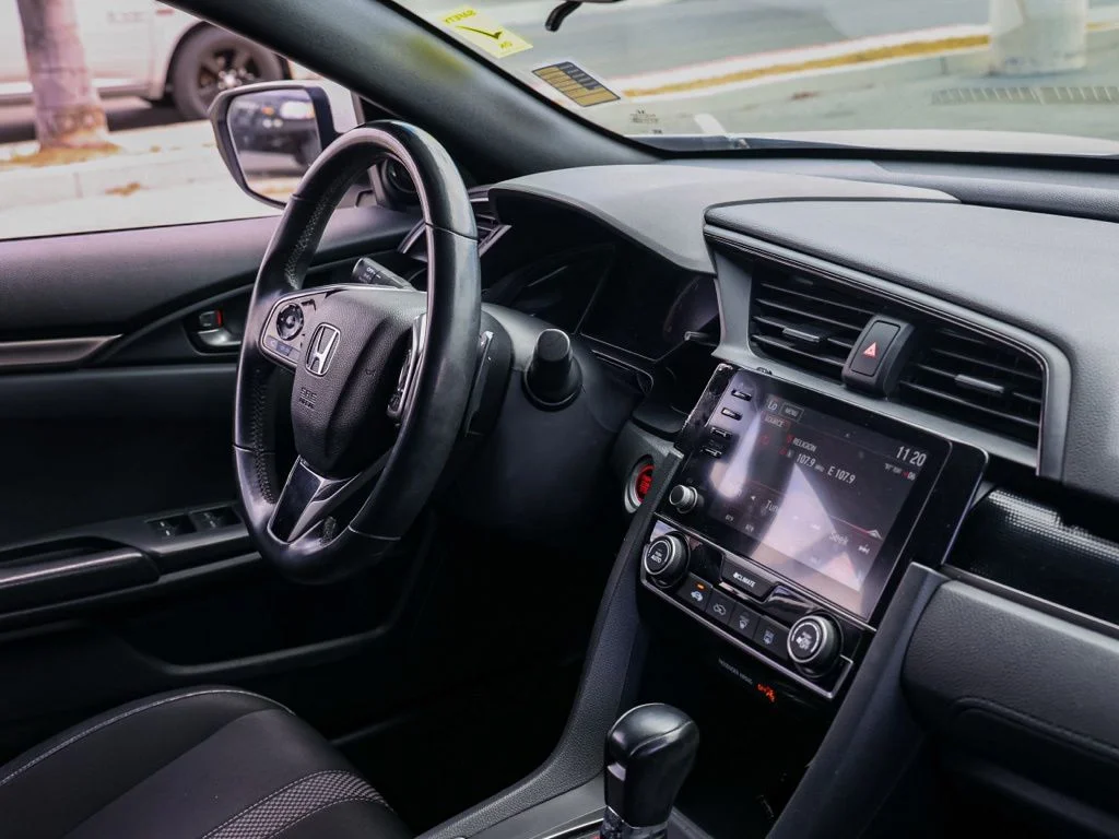 Used 2020  Honda Sport image 18