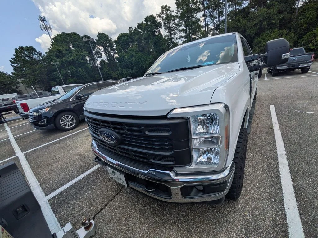 Used 2026 White Ford XL image 2