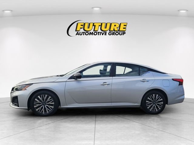 Used 2024 Silver Nissan 2.5 SV image 6